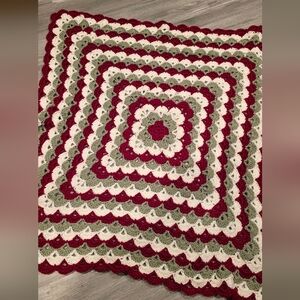 Handmade Shell Stitch Blanket NEW